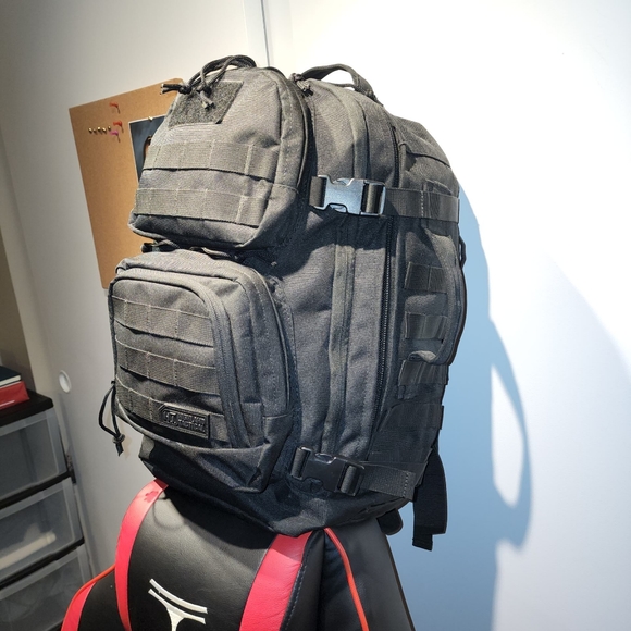 Backpack - Picture 2 of 7
